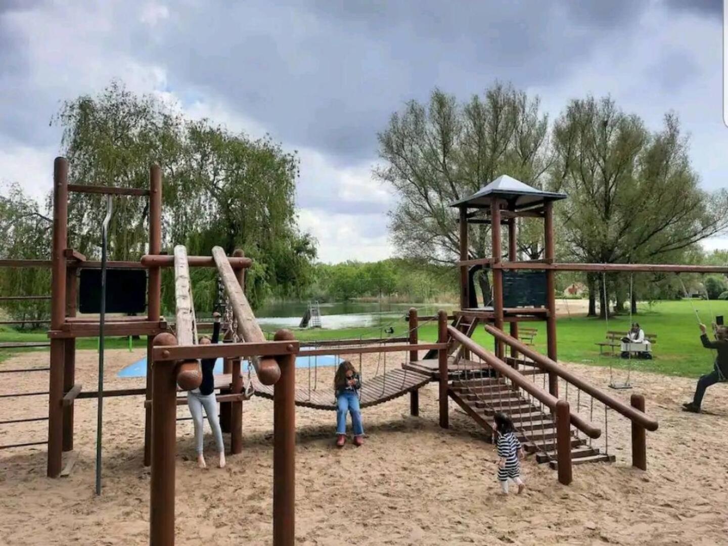 Ewijk Forestview 'Queenstown' 6 Pers Very Child-Friendly By Kawatea Cottages (Adults Only) מראה חיצוני תמונה